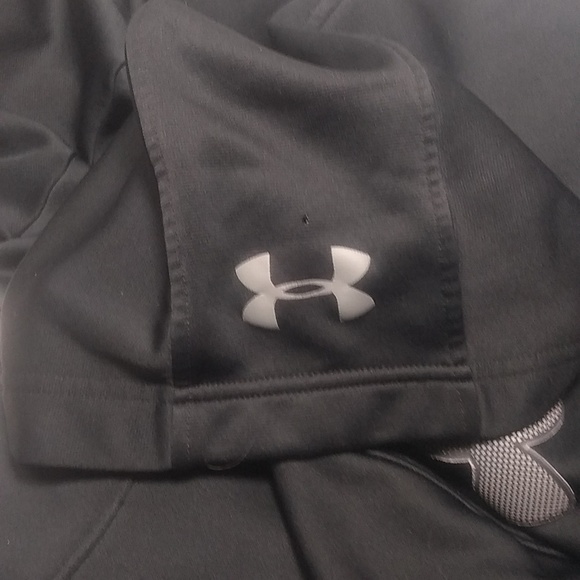 Men's large black Under Armour hoodie with Storm Technology. - Picture 6 of 10